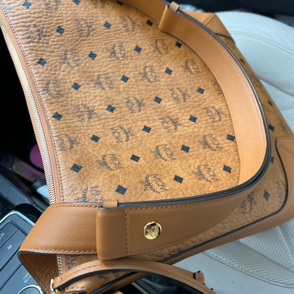 MCM shoulder bag leather cognac brown adjustable strap - Picture 8 of 14